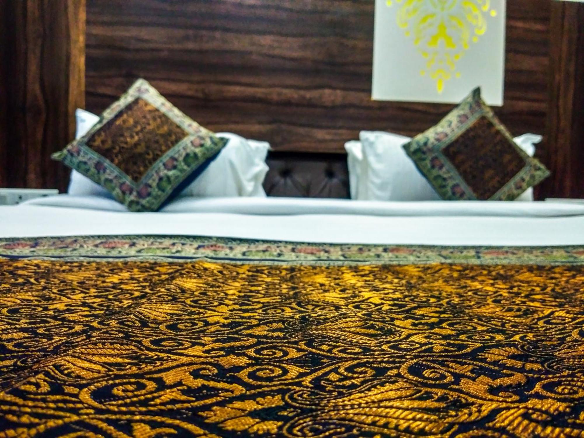Dwivedi Hotels Sri Omkar Palace — Photos 1